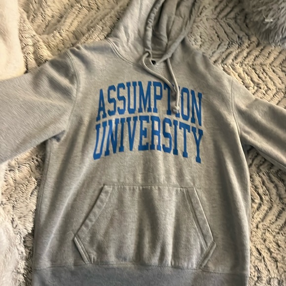 Assumption universiry sweatshirt - Picture 1 of 3